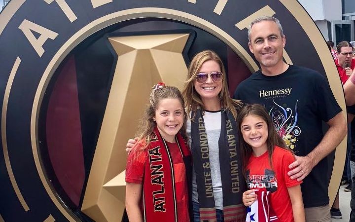 Picture of Jen Carfagno's husband Neil McGillis and her children Natalie Carfagno and Kelly Carfagno